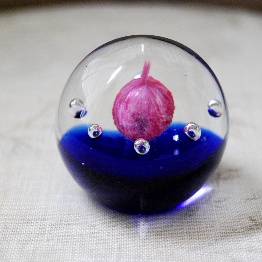 Small sphere paperweight